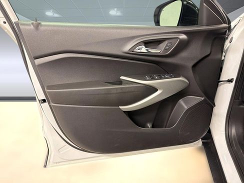 Used 2024 Chevrolet Trax RS w/ Driver Confidence Package image 11