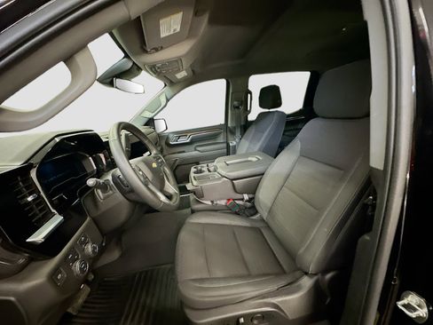 Used 2023 Chevrolet Silverado 1500 LT image 13