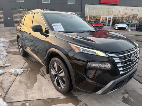 Certified 2024 Nissan Rogue SL w/ SL Premium Package image 3