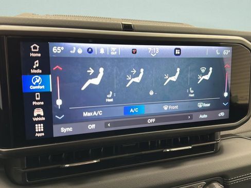 Used 2025 Jeep Wrangler Unlimited Sahara w/ Safety Group AWD/4WD image 19