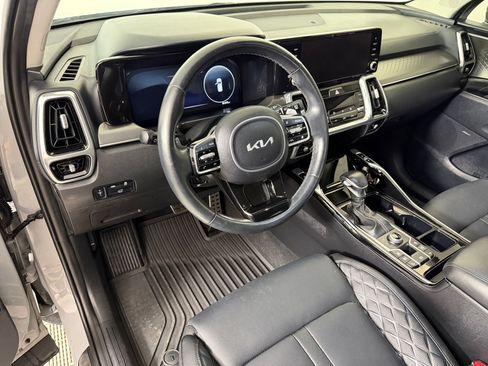 Used 2023 Kia Sorento SX AWD/4WD image 4