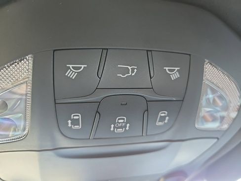 Used 2024 Chrysler Pacifica Pinnacle image 78