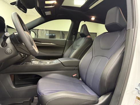 Certified 2026 INFINITI QX60 Sport w/ Dark Cargo Package AWD/4WD image 12