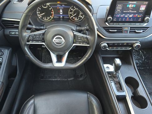 Used 2021 Nissan Altima 2.5 SR w/ SR Premium Package FWD image 15