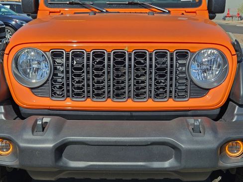 Used 2025 Jeep Wrangler Sport AWD/4WD image 8