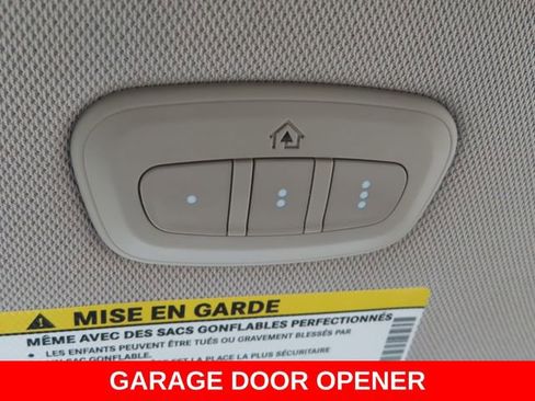 Used 2021 Chrysler Pacifica Touring-L AWD/4WD image 38