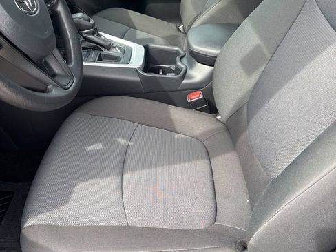 Used 2025 Toyota RAV4 XLE FWD image 18