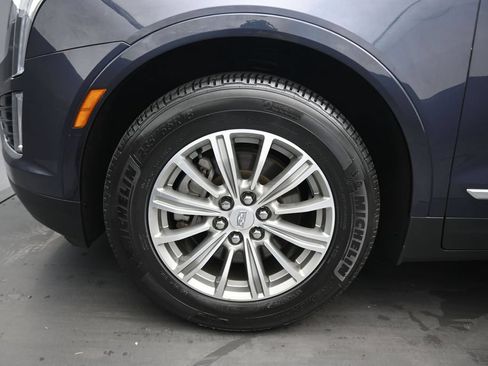 Used 2018 Cadillac XT5 Luxury w/ Driver Awareness Package FWD image 57