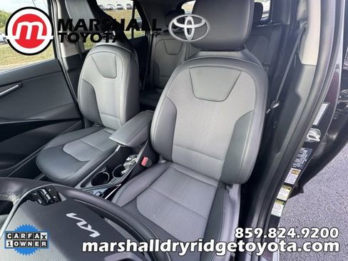 Used 2025 Kia Niro EX image 11