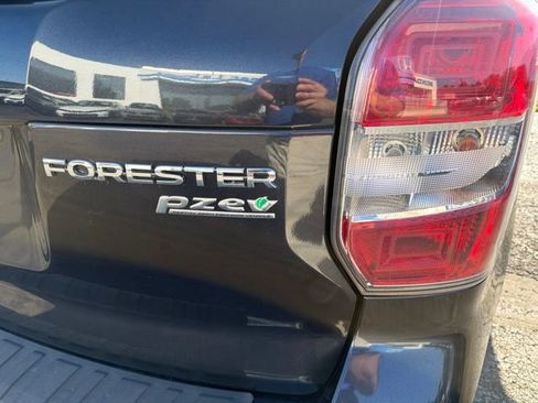 Used 2016 Subaru Forester 2.5i Limited AWD/4WD image 5