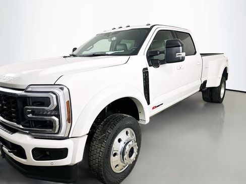 New 2026 Ford F450 Platinum w/ FX4 Off-Road Package image 3