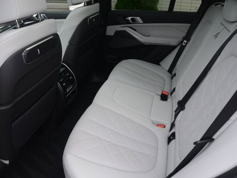 Used 2025 BMW X5 xDrive40i image 15