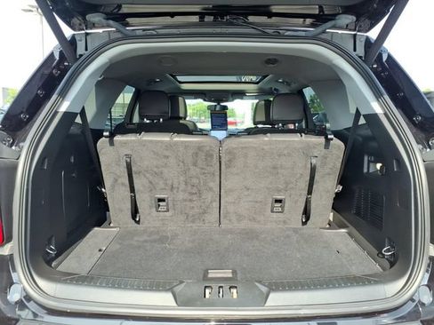 Certified 2022 Ford Explorer XLT w/ Equipment Group 202A AWD/4WD image 8