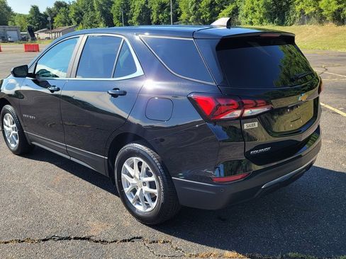 Used 2023 Chevrolet Equinox LT w/ Driver Convenience Package image 9