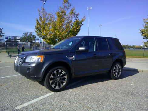 Used 2010 Land Rover LR2 HSE image 11