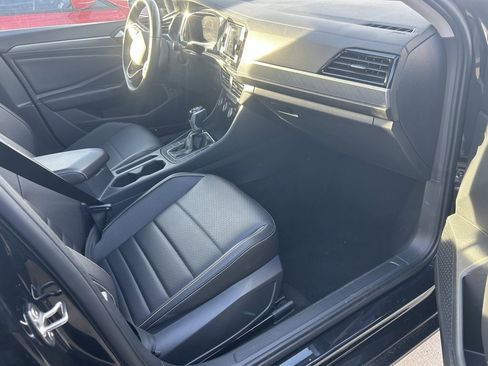 Used 2024 Volkswagen Jetta SE image 13