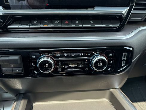 New 2025 GMC Sierra 2500 SLT w/ SLT Premium Package image 19