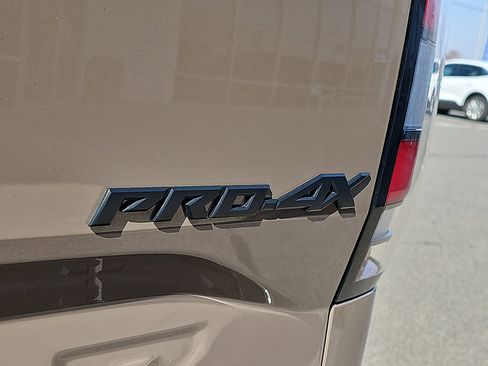 Used 2024 Nissan Frontier PRO-4X w/ Off-Road Protection Package image 32