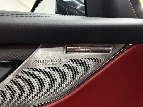 Used 2022 Jaguar F-PACE SVR image 11