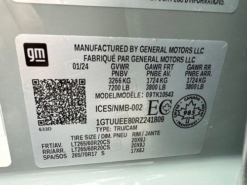 Used 2024 GMC Sierra 1500 AT4 w/ Technology Package image 30