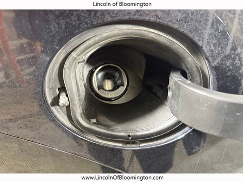 Used 2017 Ford Explorer Platinum image 36