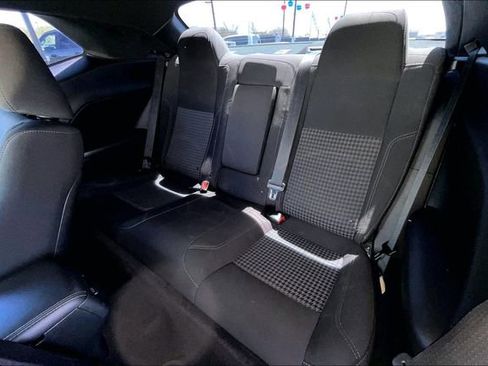 Used 2019 Dodge Challenger SXT RWD image 28