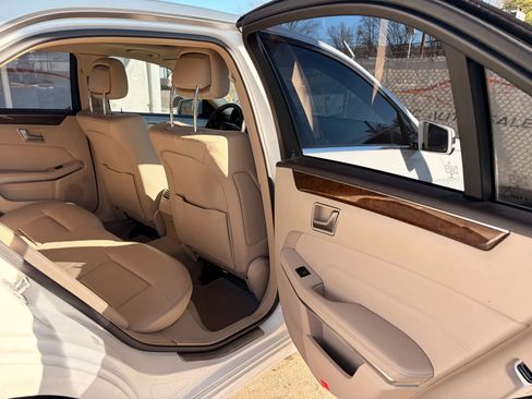 Used 2015 Mercedes-Benz E 350 4MATIC Sedan image 24