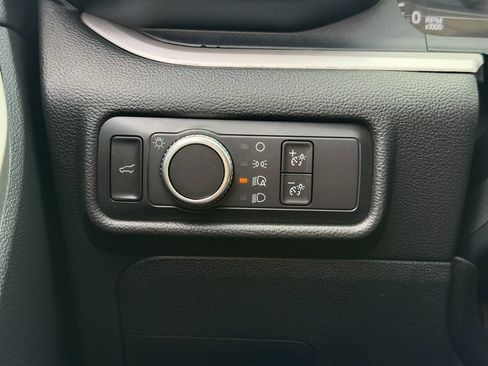 Used 2020 Ford Explorer XLT AWD/4WD image 17