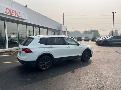 Used 2022 Volkswagen Tiguan SE AWD/4WD image 3