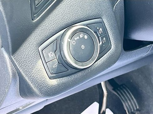 Used 2019 Ford Escape SE FWD image 10