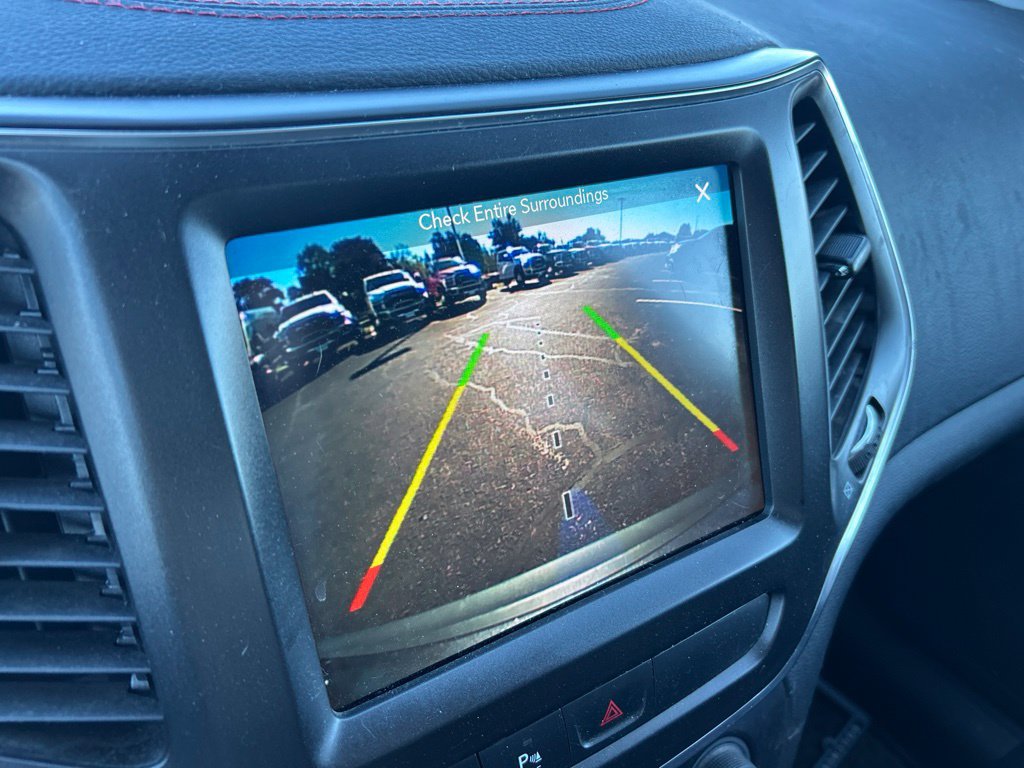 Certified 2019 Jeep Cherokee Trailhawk AWD/4WD image 16