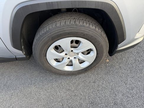 Used 2019 Toyota RAV4 LE image 22