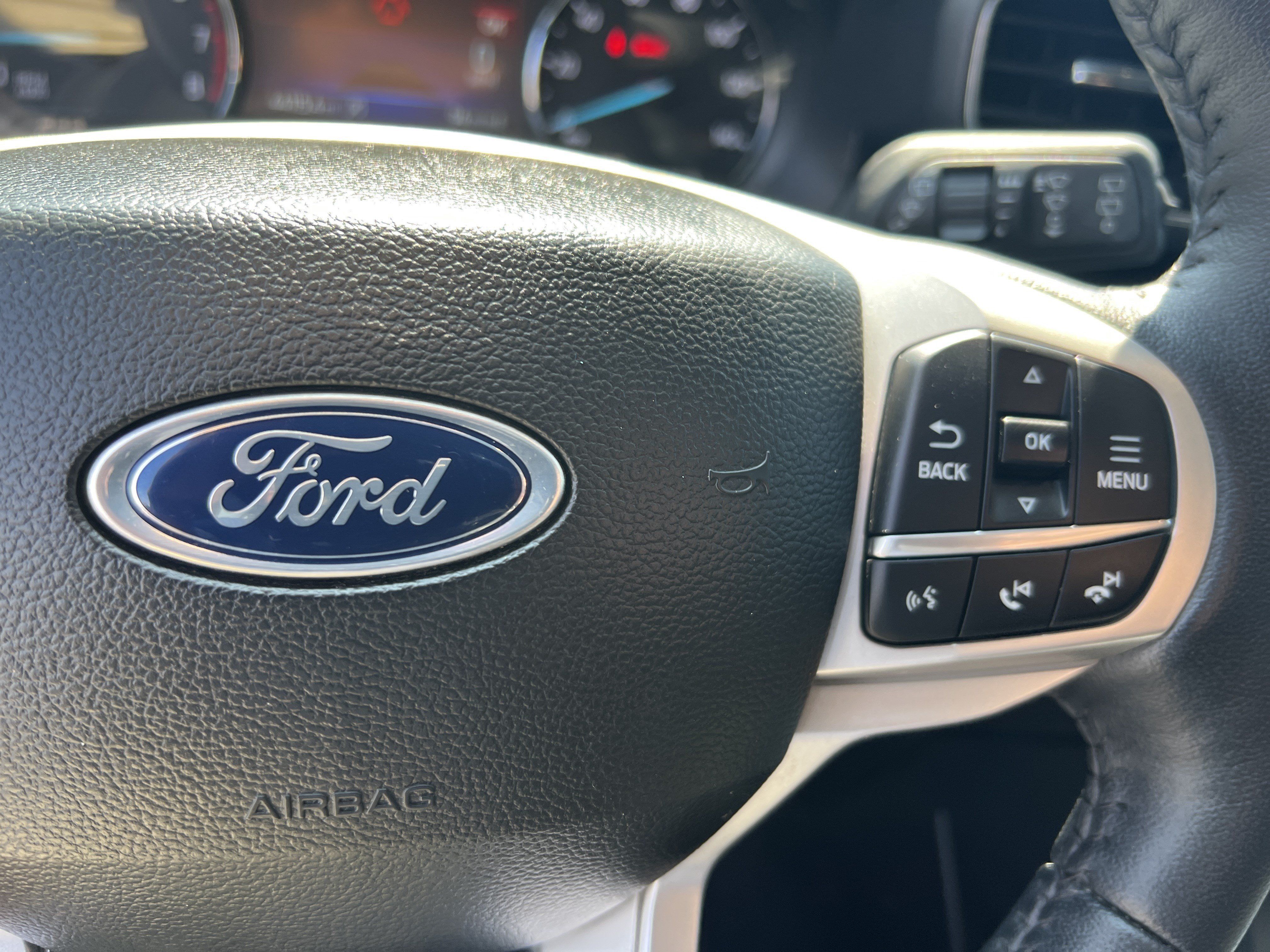 Used 2023 Ford Explorer XLT w/ Equipment Group 202A AWD/4WD image 31