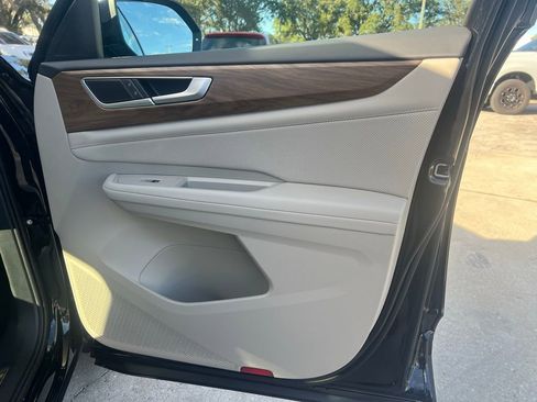 New 2026 Volkswagen Atlas SE FWD image 37