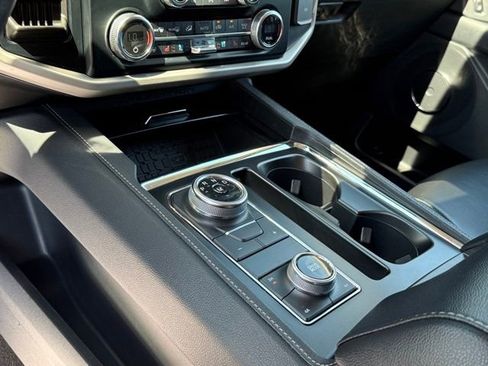 Used 2024 Ford Expedition Max XLT image 22