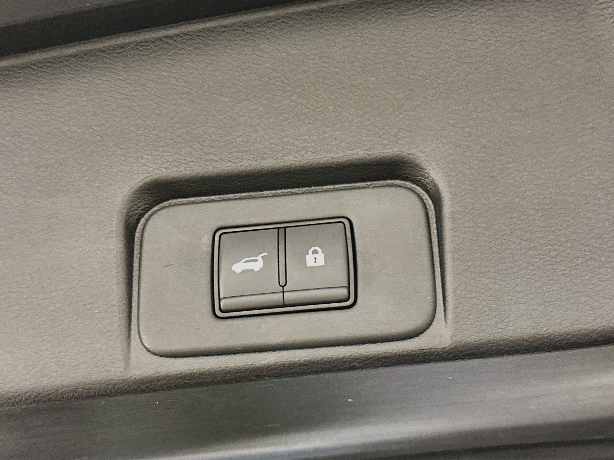 Used 2025 Nissan Rogue SV AWD/4WD image 30