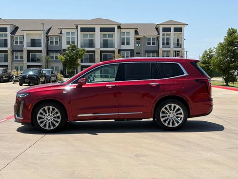 Used 2020 Cadillac XT6 Premium Luxury FWD image 4
