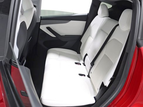 Used 2026 Tesla Model Y AWD image 30
