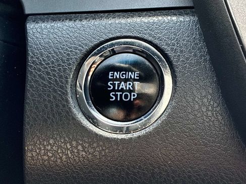 Used 2018 Toyota Camry SE w/ Audio Package FWD image 27