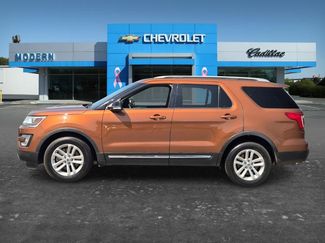 Used 2017 Ford Explorer XLT FWD video 2