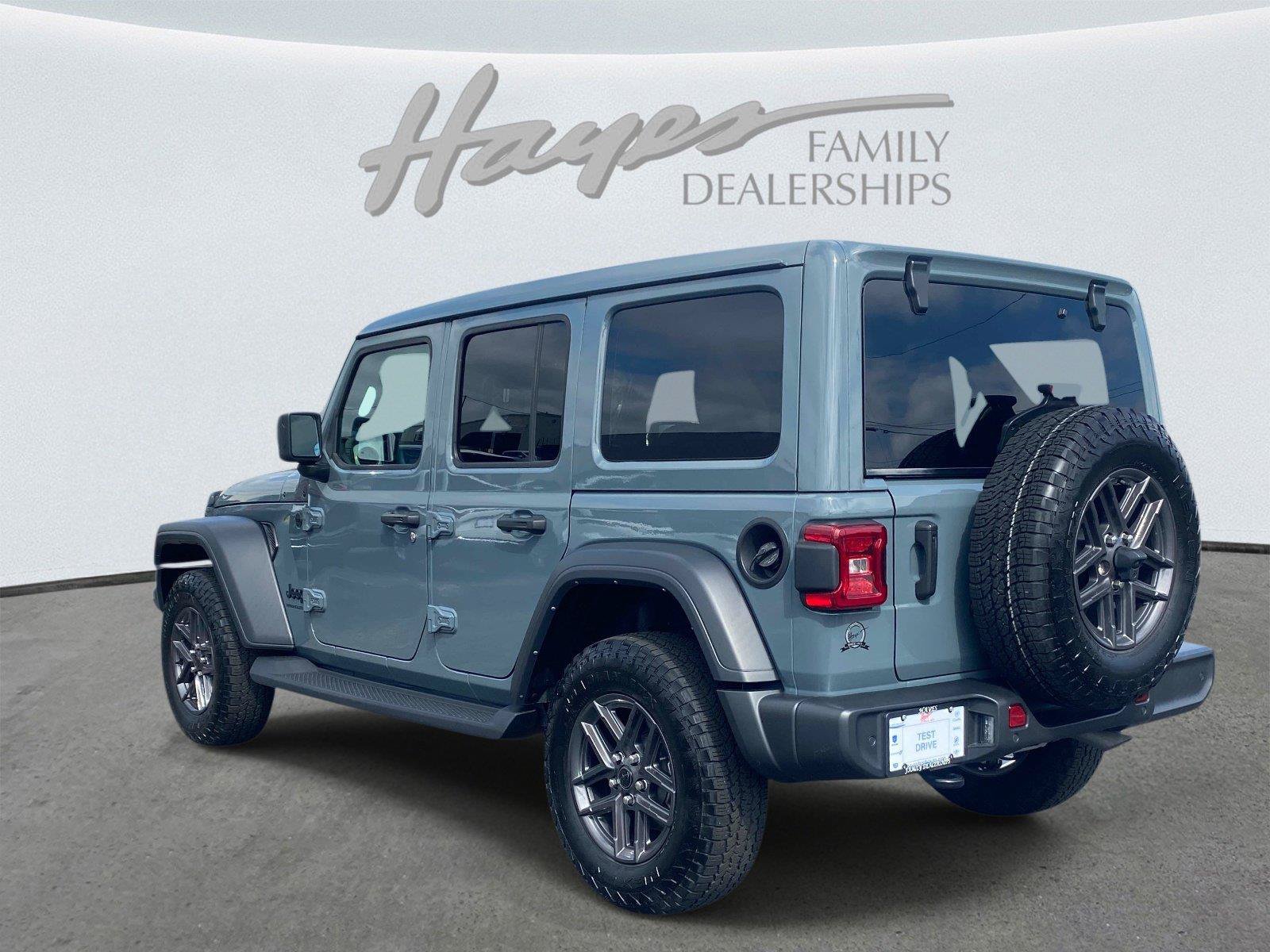 Used 2024 Jeep Wrangler Unlimited Sport AWD/4WD image 6
