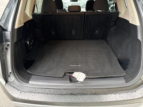 Used 2023 Nissan Rogue S image 10