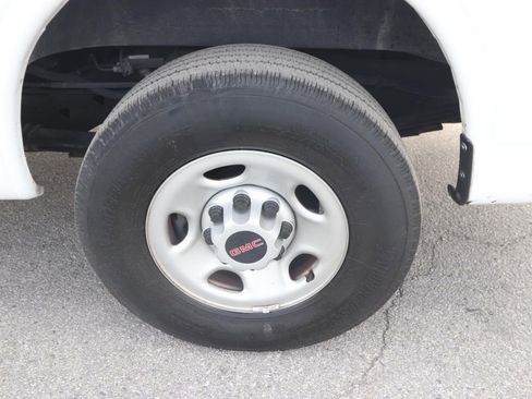 Used 2022 GMC Savana 2500 w/ Driver Convenience Package image 8