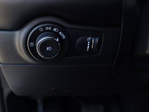 Used 2023 Dodge Durango GT image 18