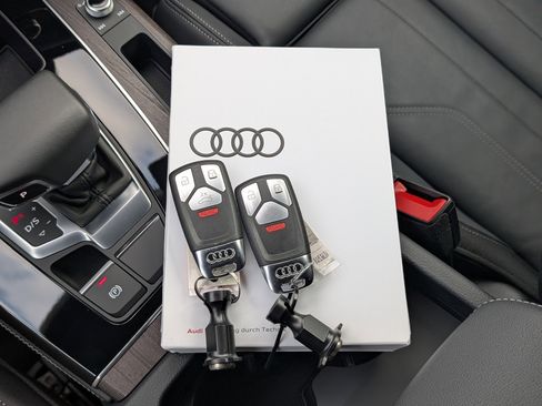 Used 2024 Audi Q5 e Premium Plus image 41