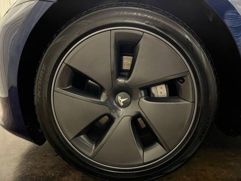 Used 2023 Tesla Model 3 Standard Range image 10