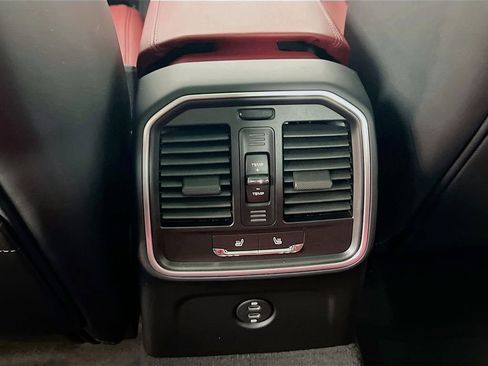 New 2026 Porsche Macan S image 27