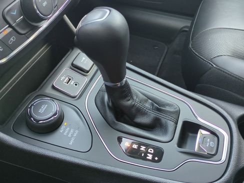 Used 2021 Jeep Cherokee Latitude Lux AWD/4WD image 26