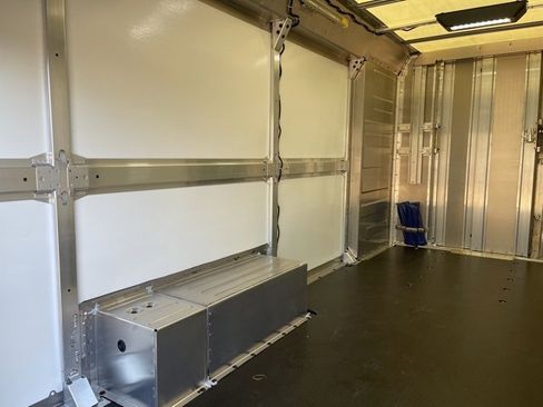 Used 2023 Chevrolet Brightdrop 600 w/ Active Safety Package 2 image 7