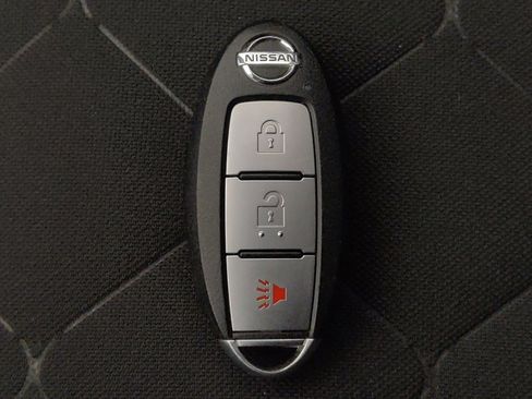 Used 2020 Nissan Kicks S image 32